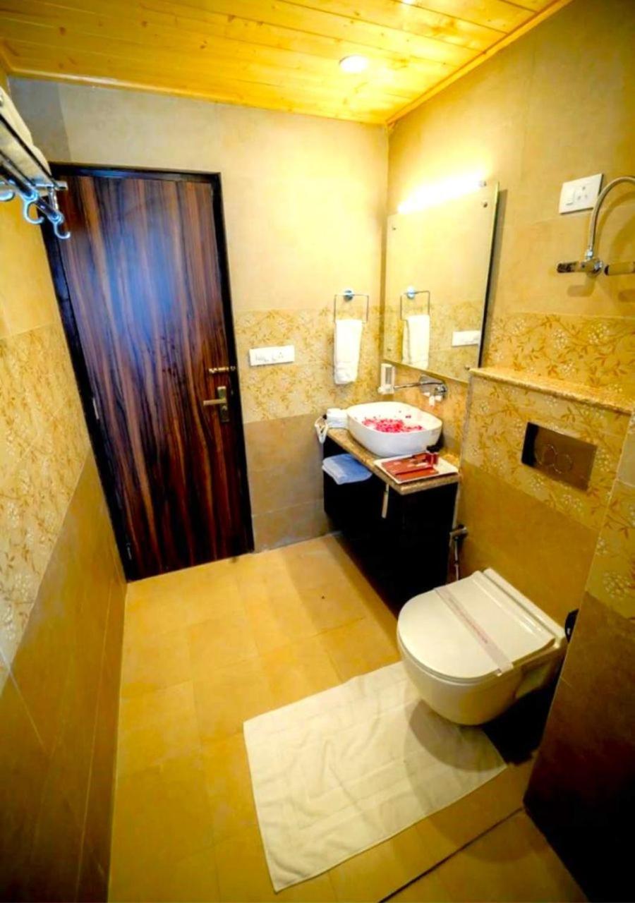 Отель Simsa Heights Manali Экстерьер фото