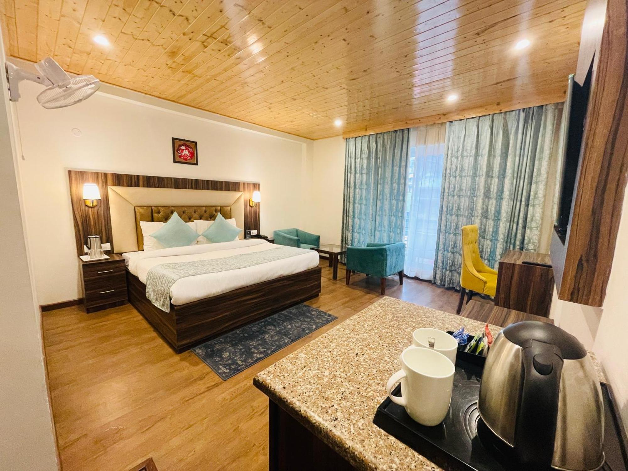 Отель Simsa Heights Manali Экстерьер фото